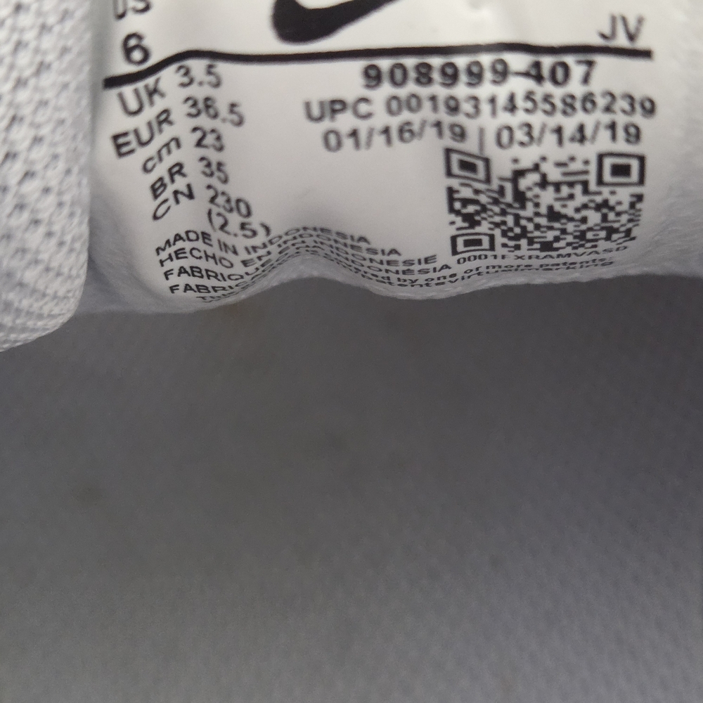 Nike Revolution 4 Low Textile Trainers Light Blue SZ 6 - Picture 16 of 16